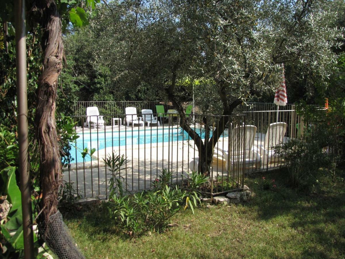 Domaine Du Bois Gite Bleuette Galargues Exterior foto